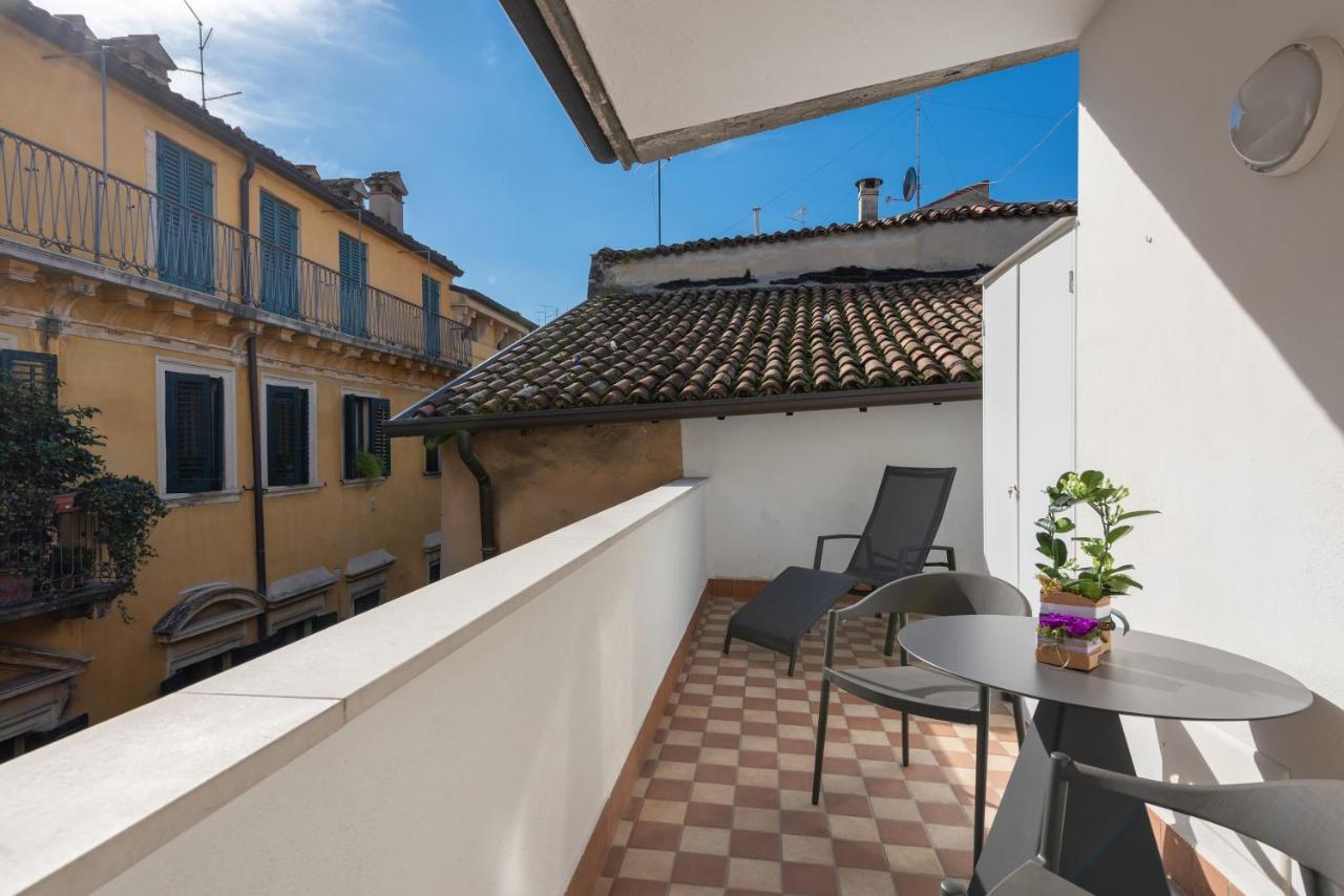 A World Aparts - 12 Viviani Verona Exterior photo
